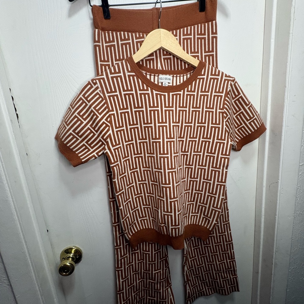 Brown Geometric Patterned Women's Flare Pants & Top Set